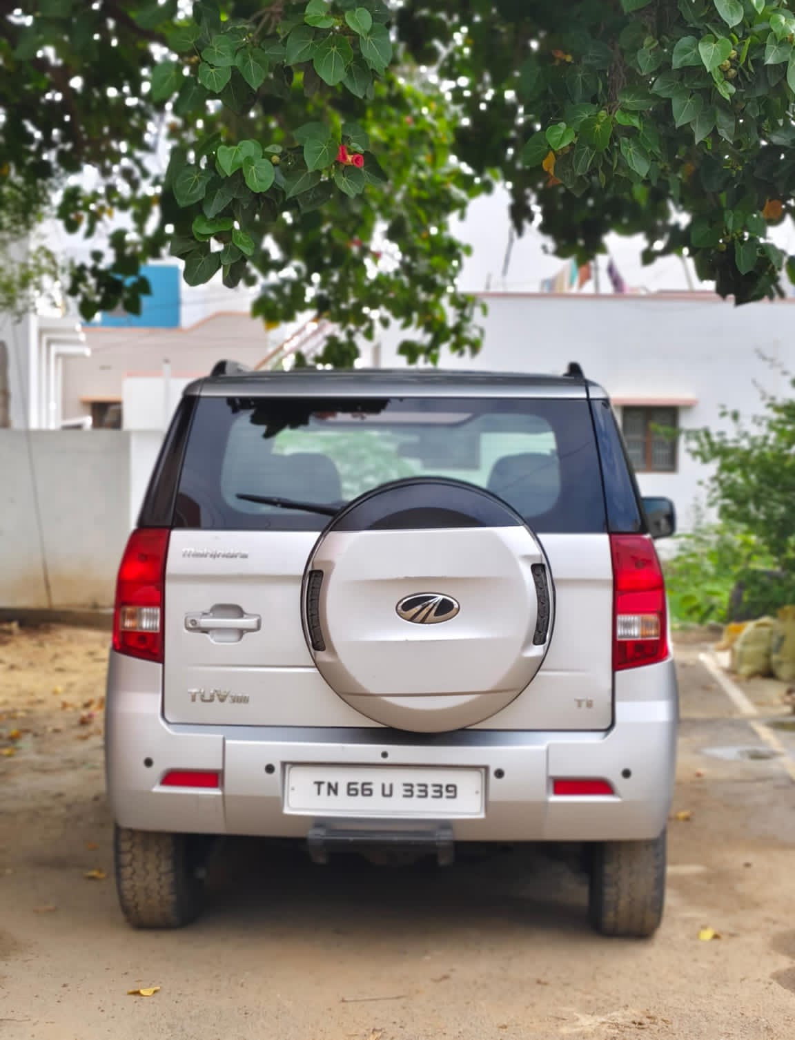 Mahindra TUV300