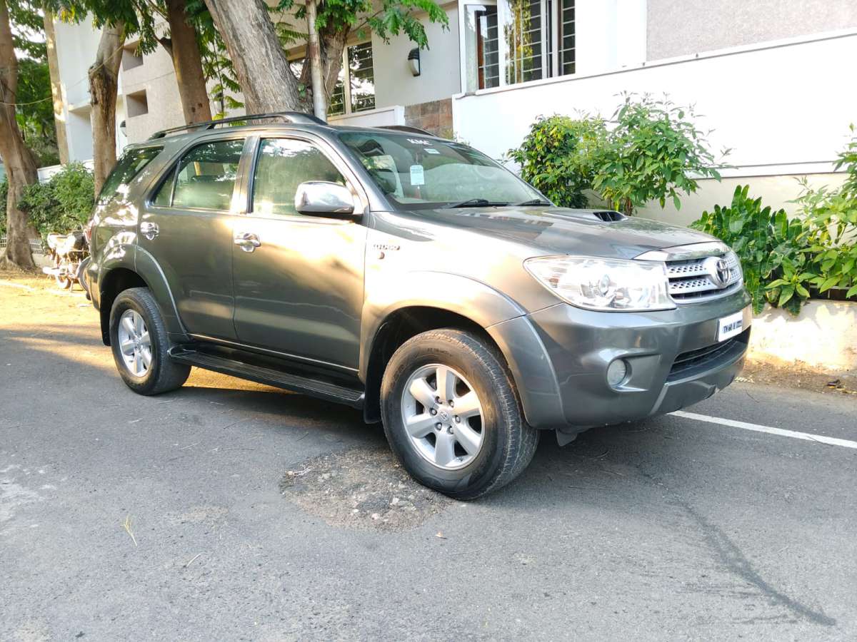 Toyota Fortuner - Image 3
