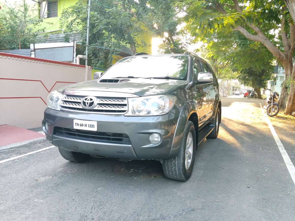 Toyota Fortuner - Image 2