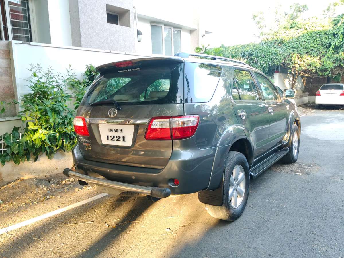Toyota Fortuner - Image 8