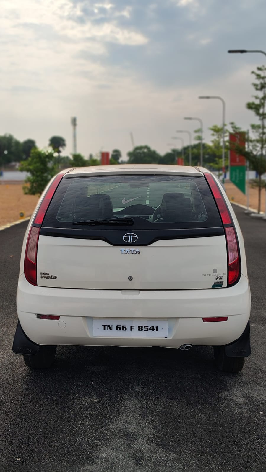 Tata Vista - Image 2