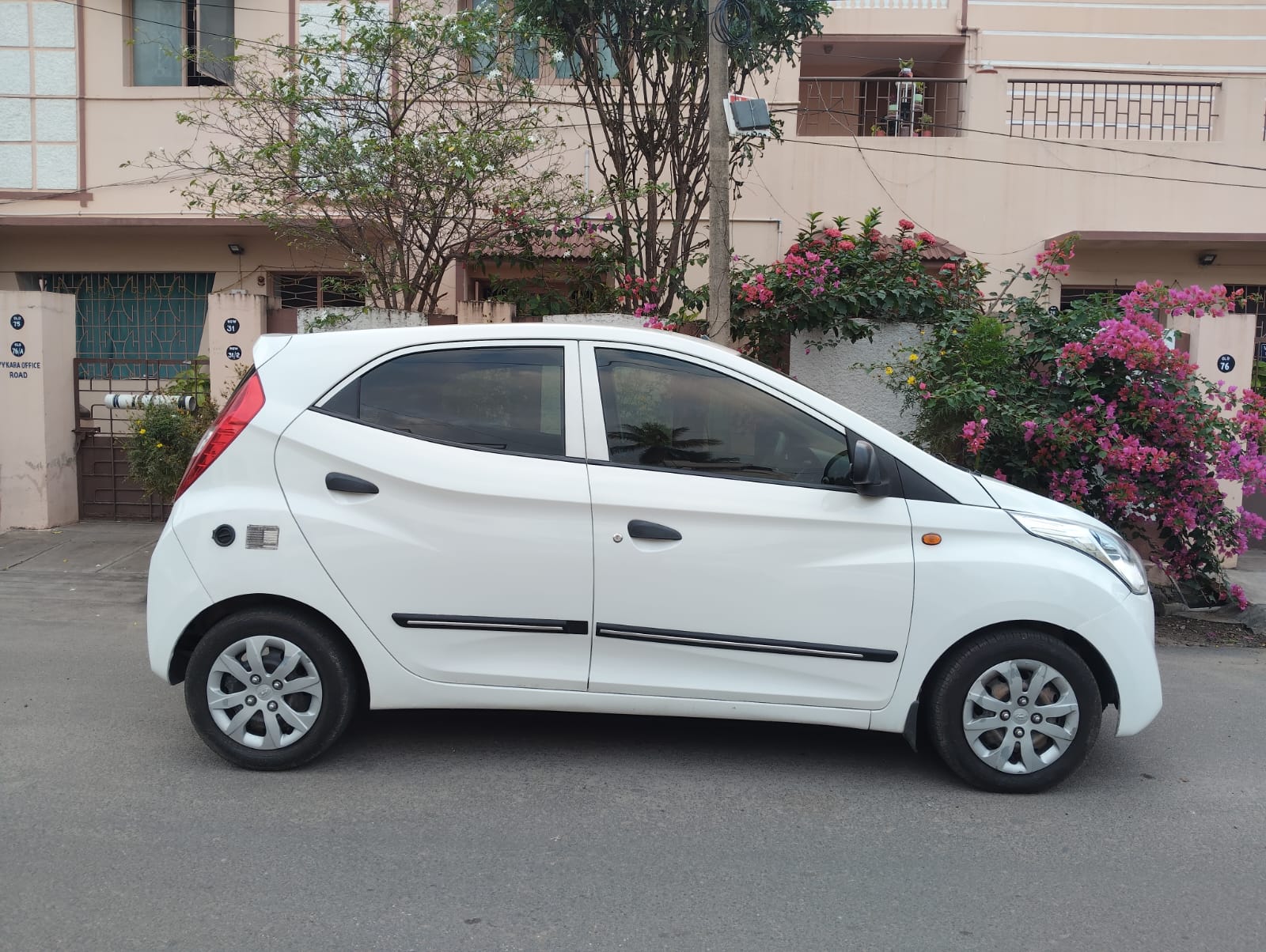 Hyundai Eon - Image 3