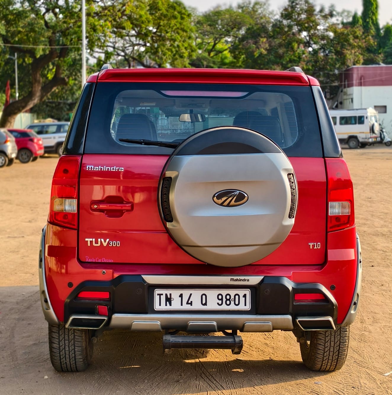 Mahindra TUV300 - Image 4