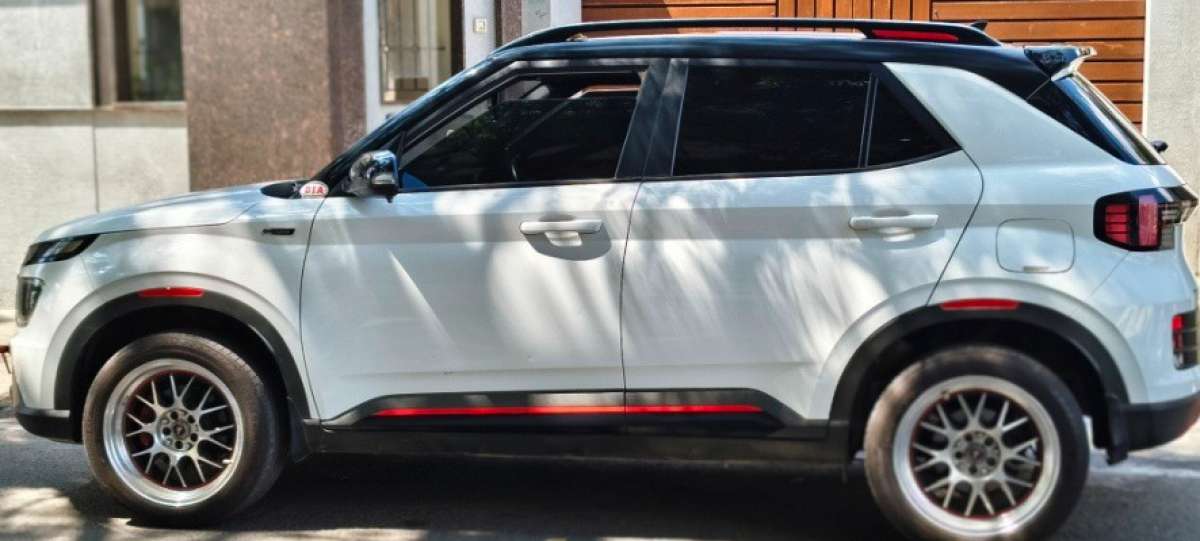 Hyundai Venue - Image 2