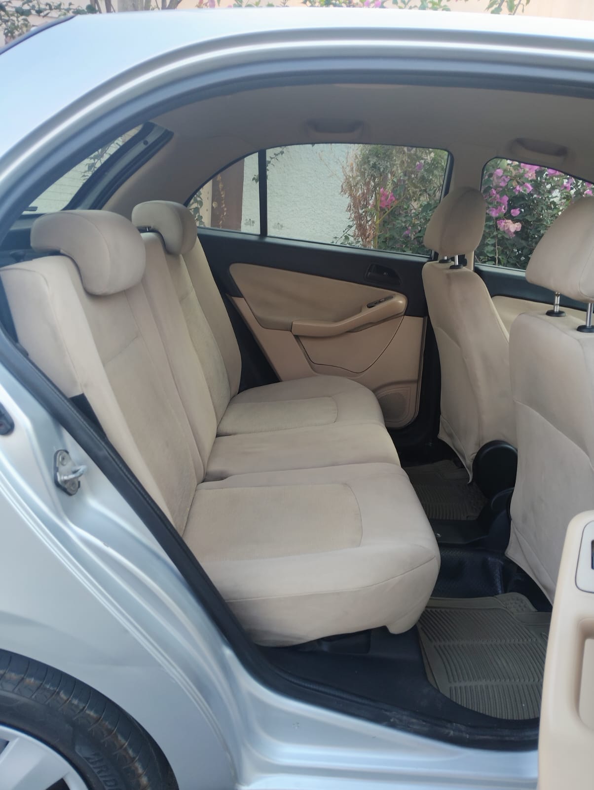Tata Vista - Image 3