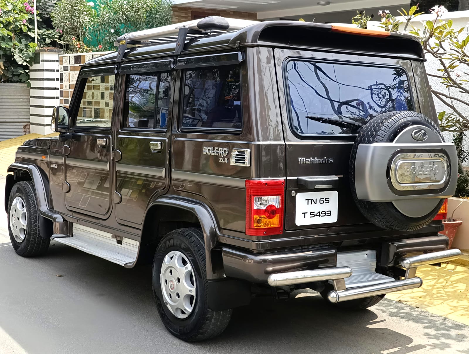 Mahindra Bolero - Image 9