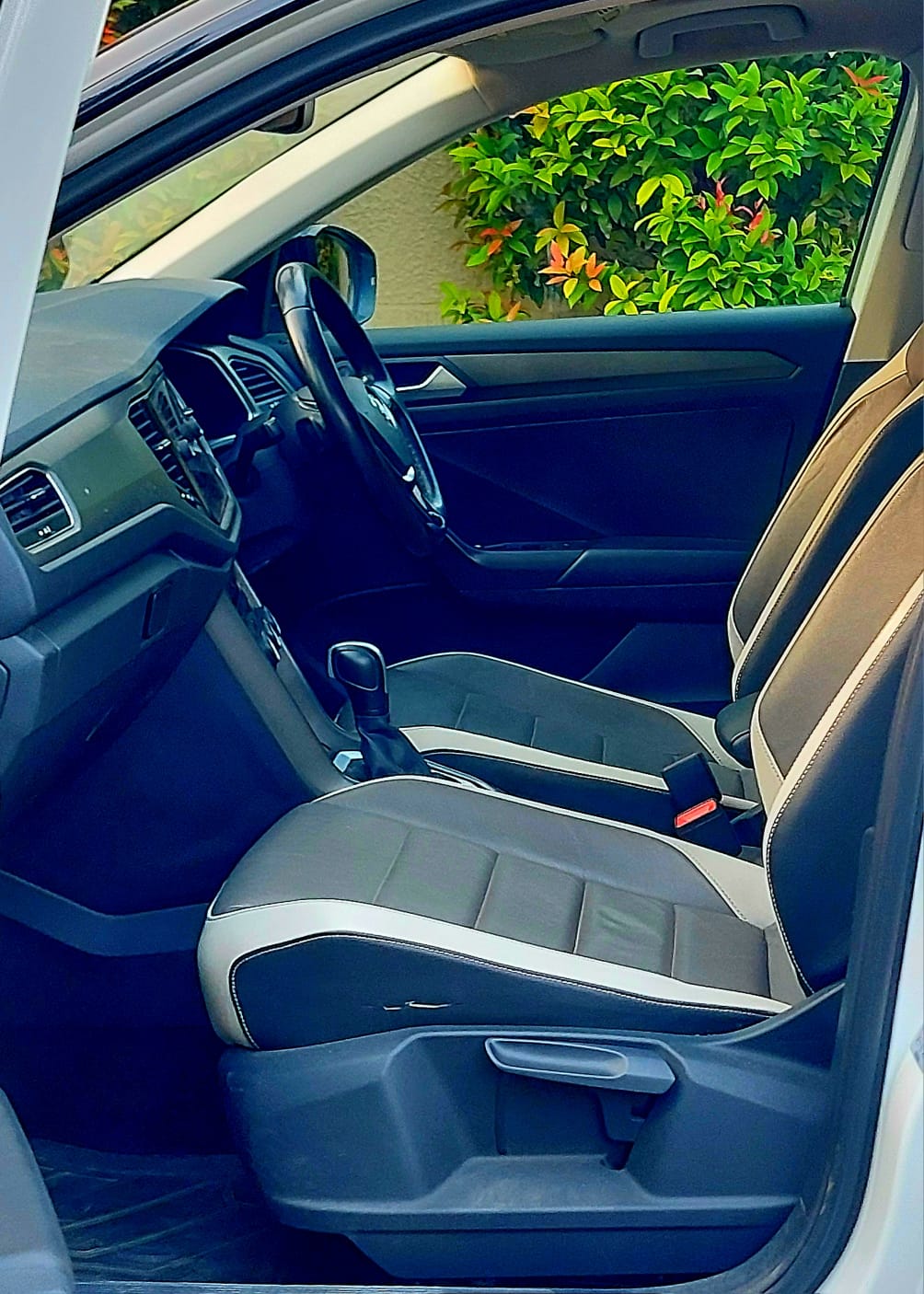 Volkswagen T-Roc - Image 6