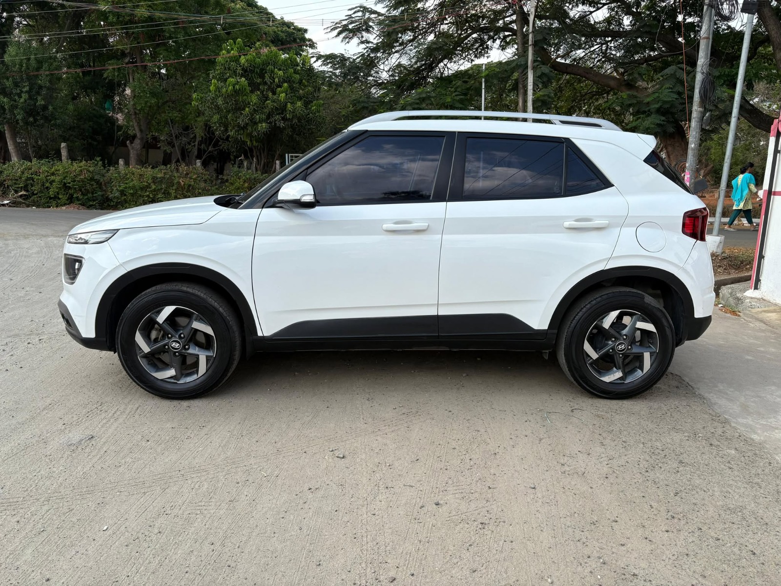 Hyundai Venue - Image 9