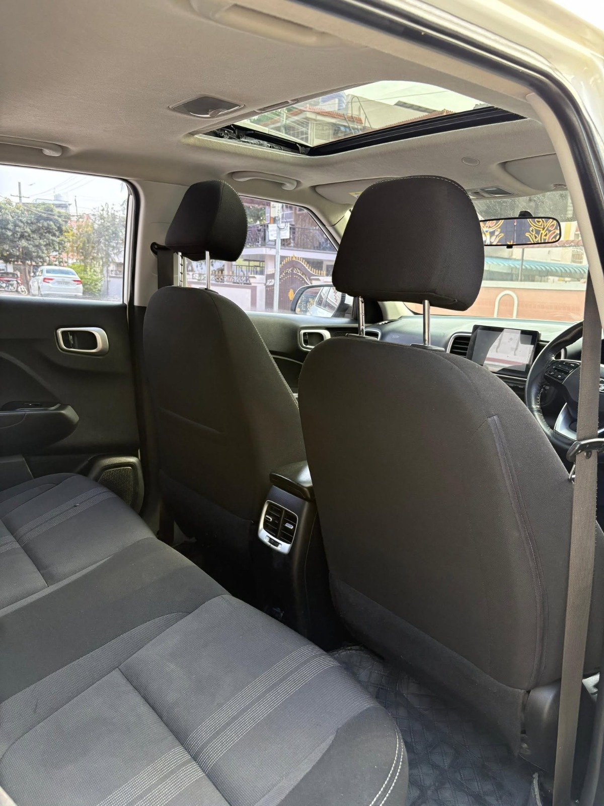 Hyundai Venue - Image 6
