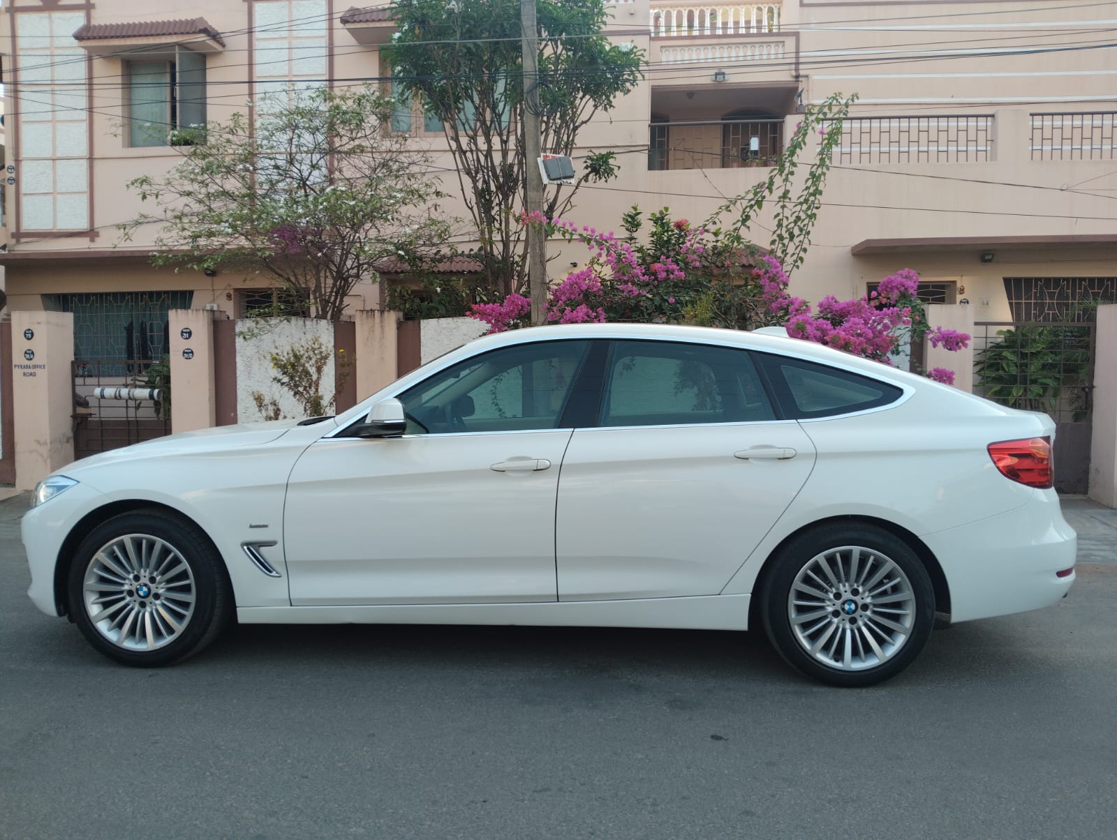 BMW 3 Series - Image 4