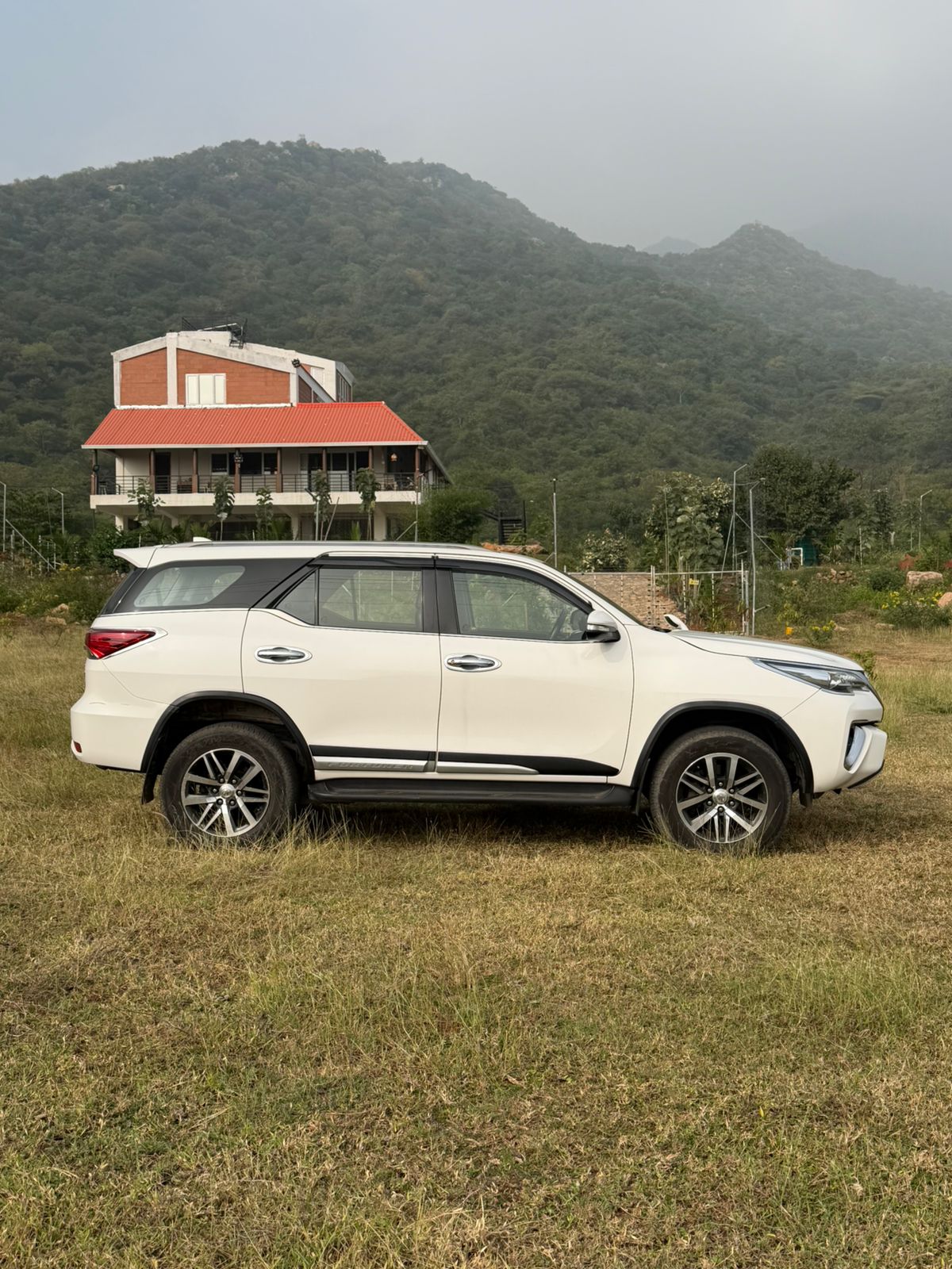 Toyota Fortuner - Image 3