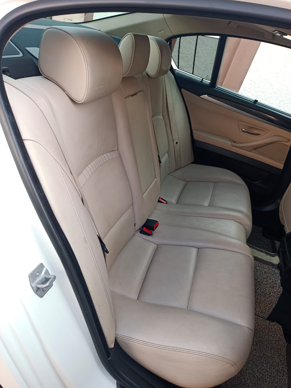 BMW 5 Series - Image 4