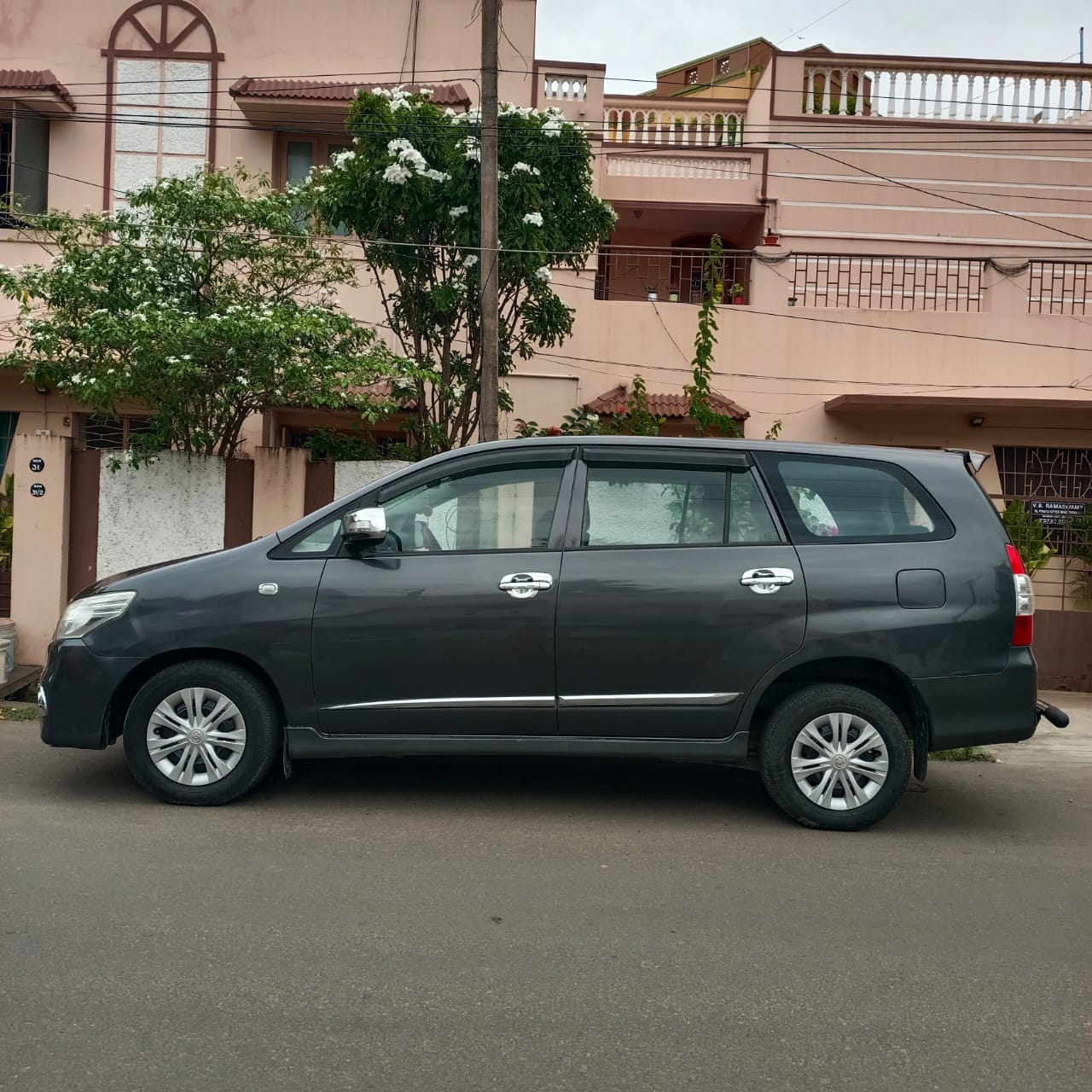 Toyota Innova - Image 4