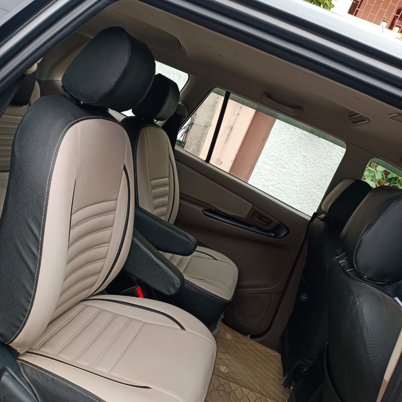Toyota Innova - Image 7