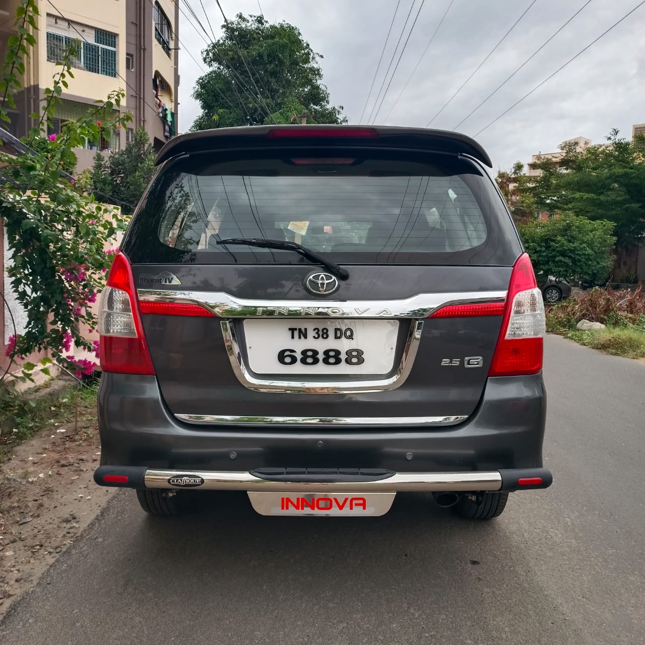 Toyota Innova - Image 8