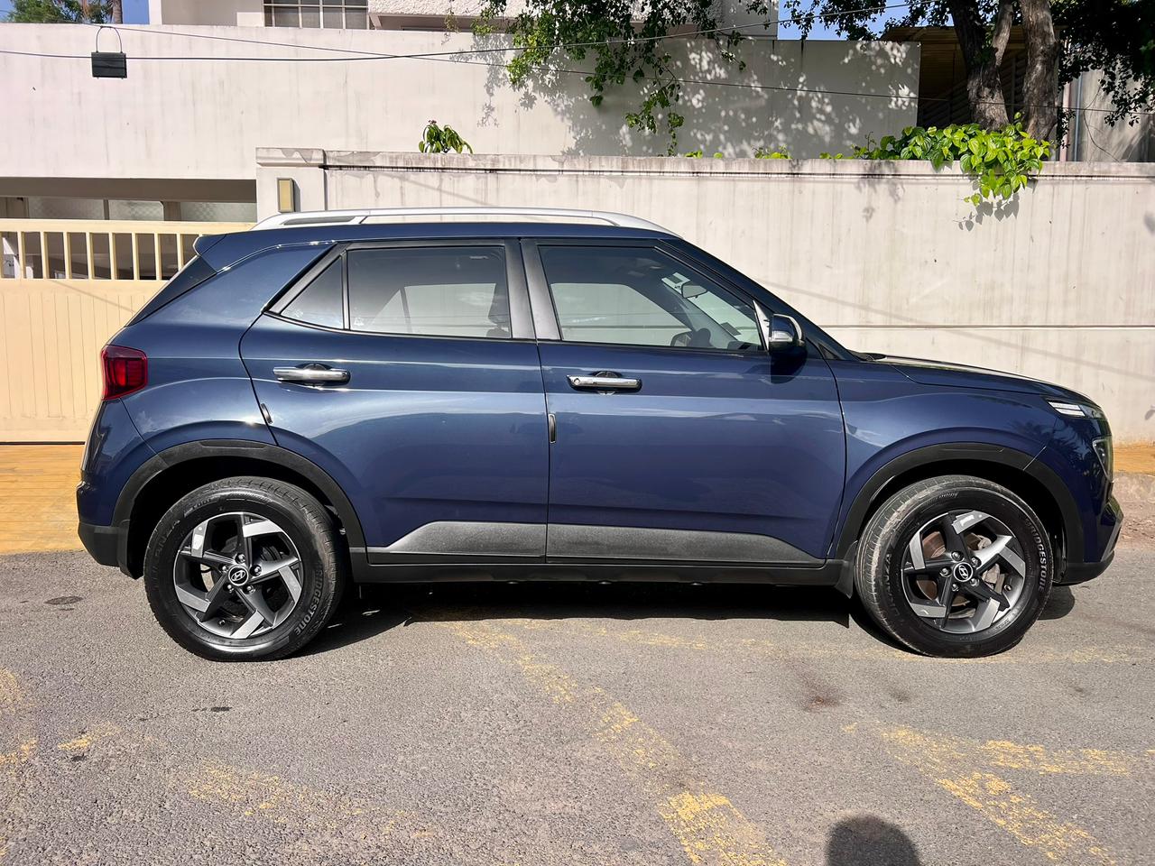 Hyundai Venue - Image 5