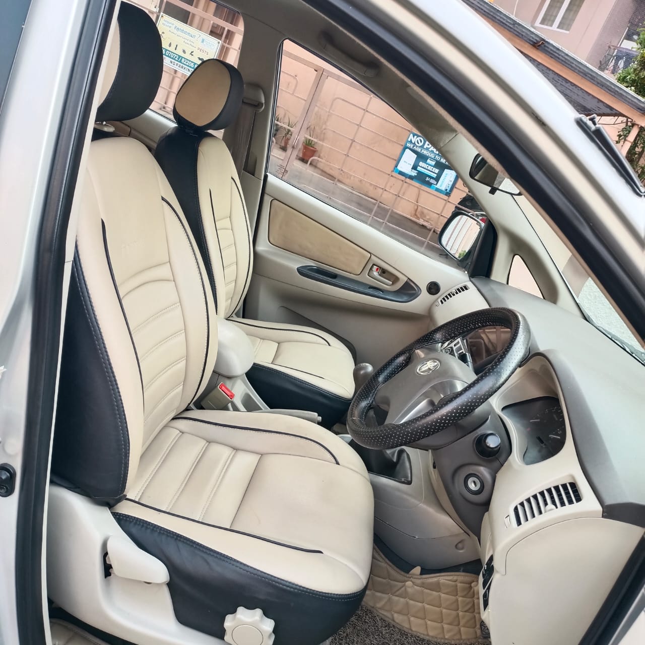Toyota Innova - Image 4