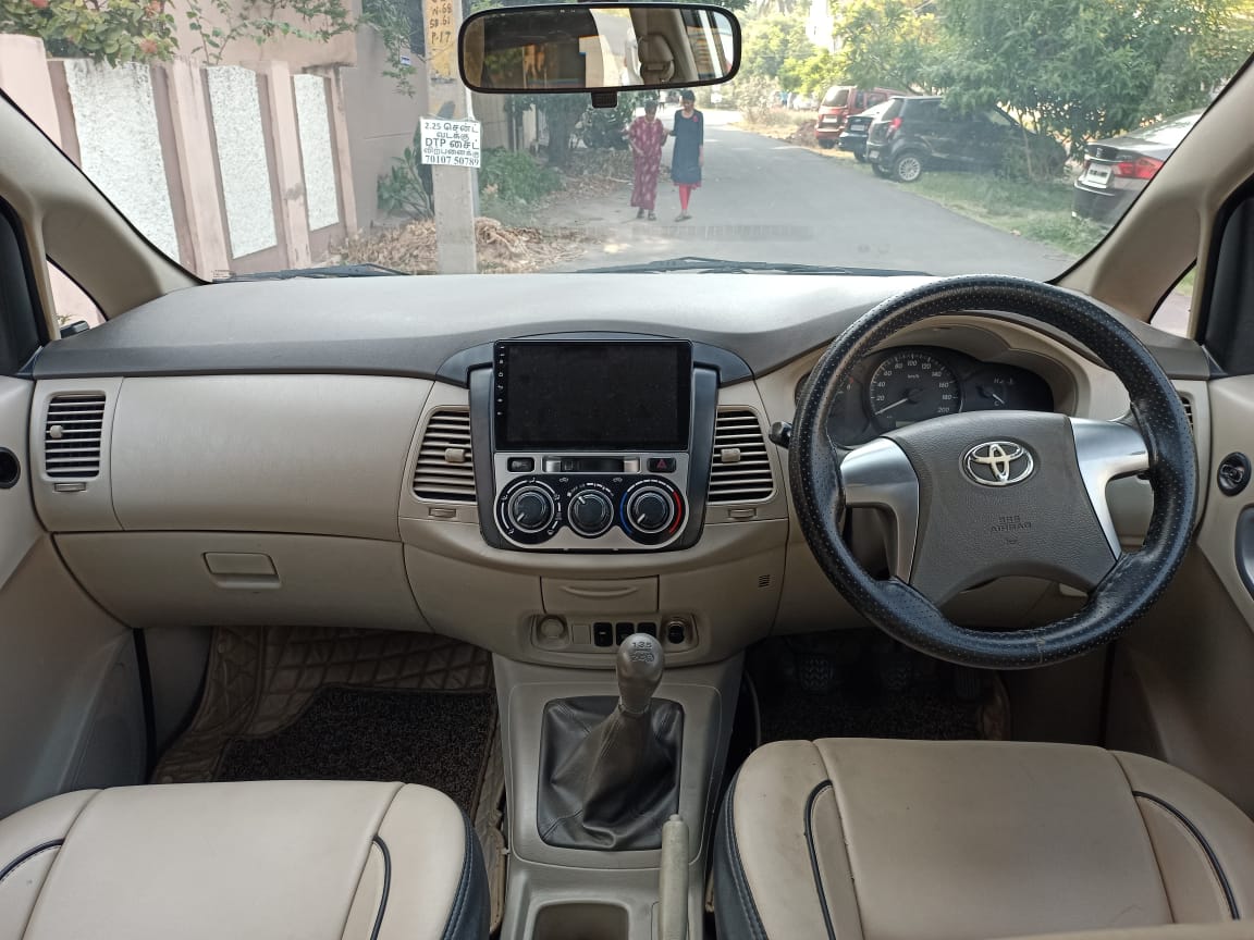 Toyota Innova - Image 7