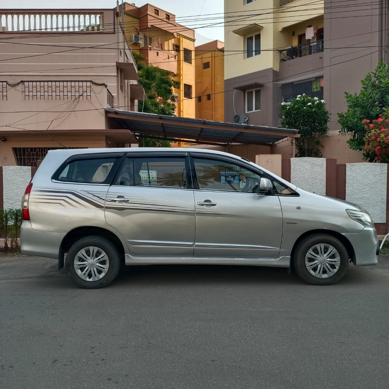 Toyota Innova - Image 2