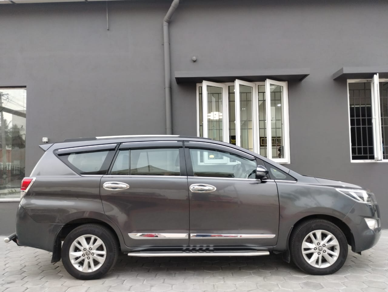 Toyota Innova Crysta - Image 5