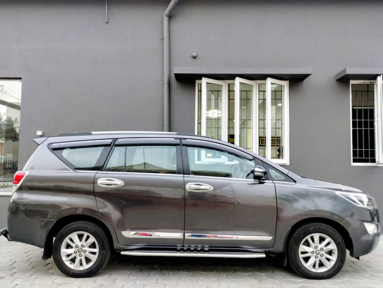 Toyota Innova Crysta - Image 4