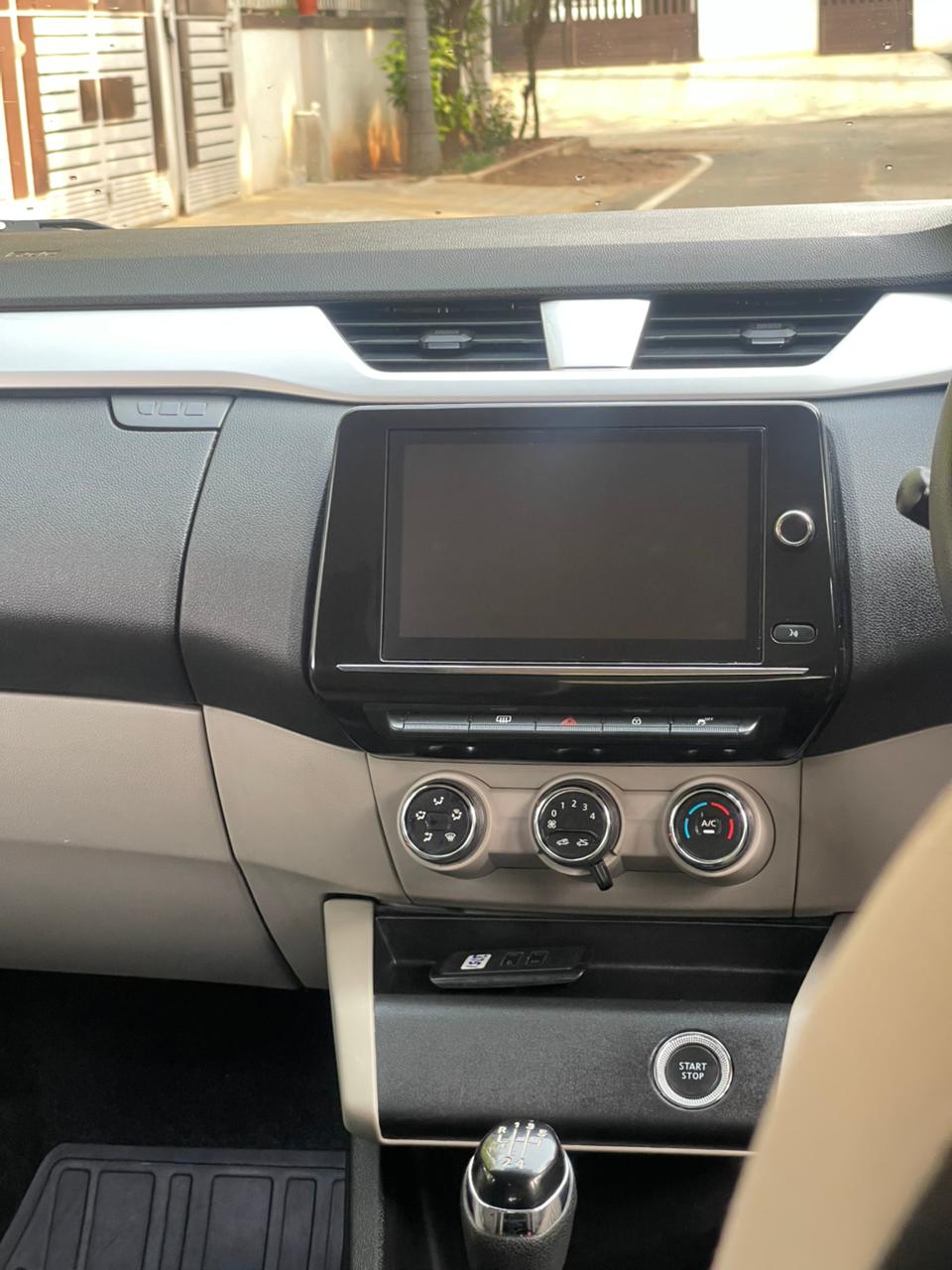 Renault Triber - Image 2