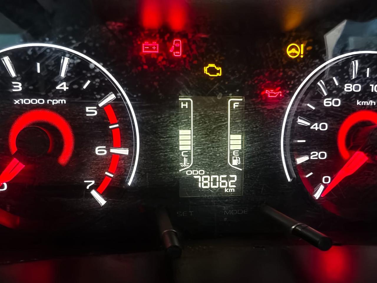 Mahindra KUV 100 - Image 2