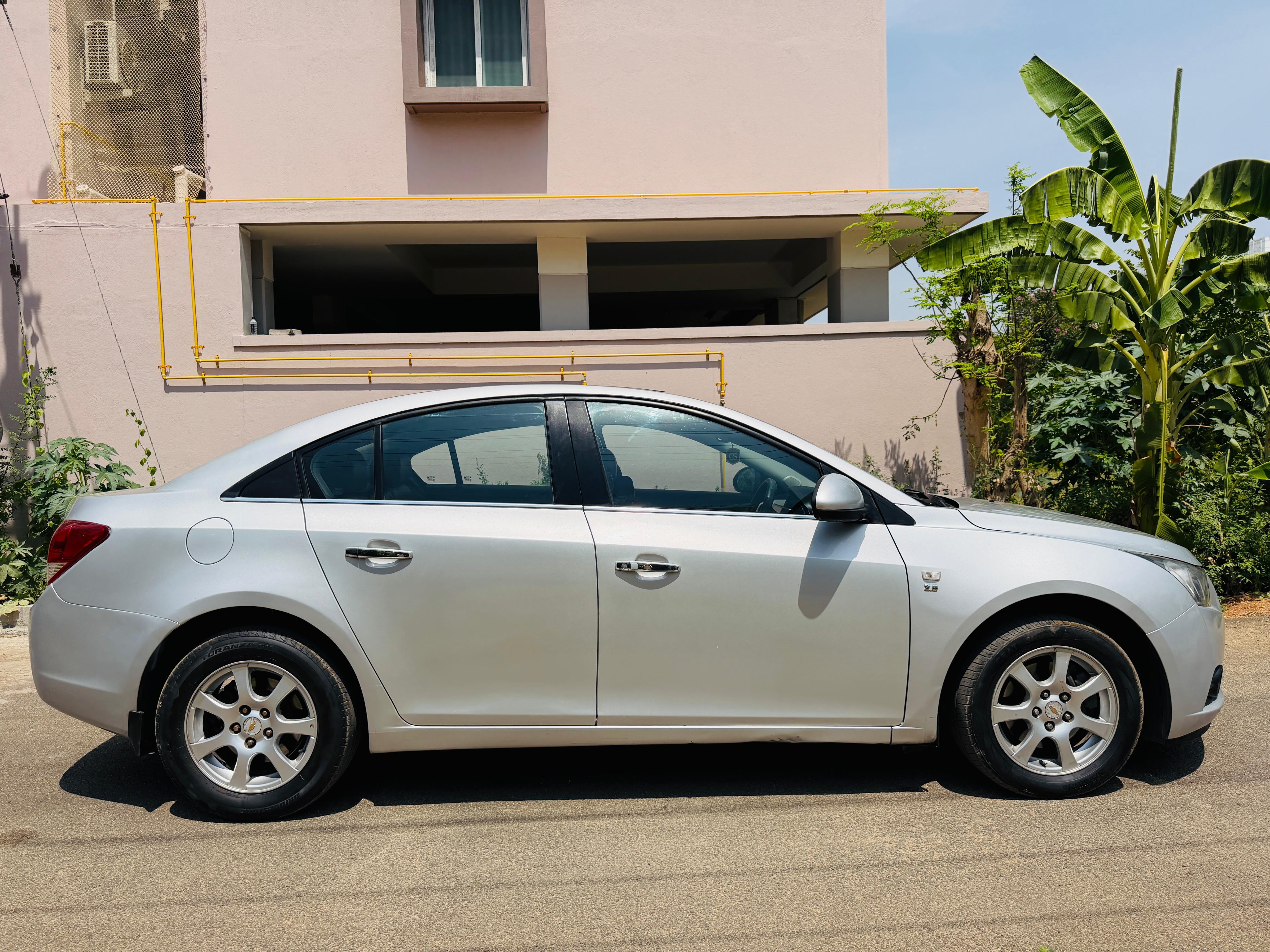 Chevrolet Cruze - Image 8
