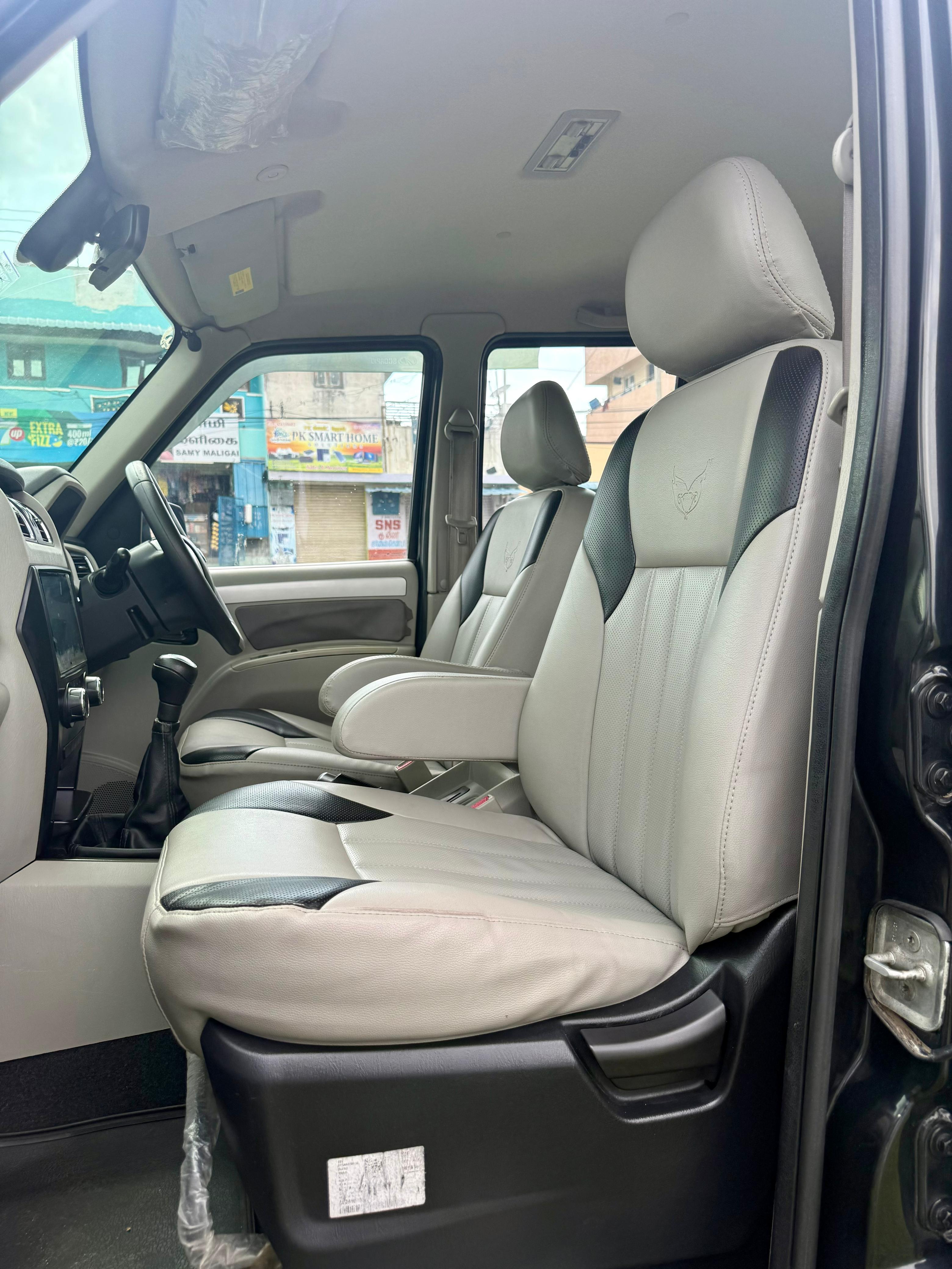 Mahindra Scorpio - Image 9