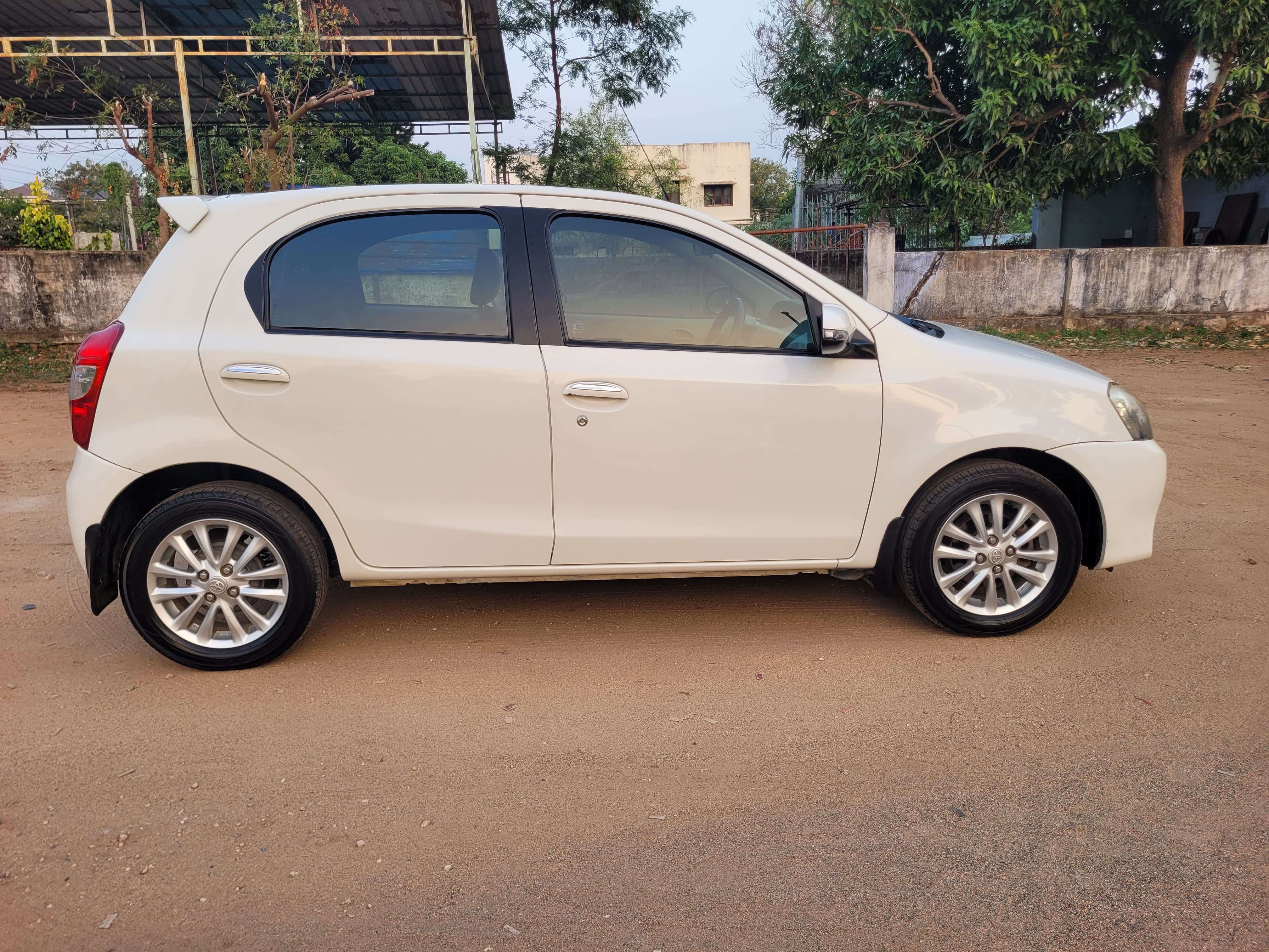 Toyota Etios Liva - Image 4