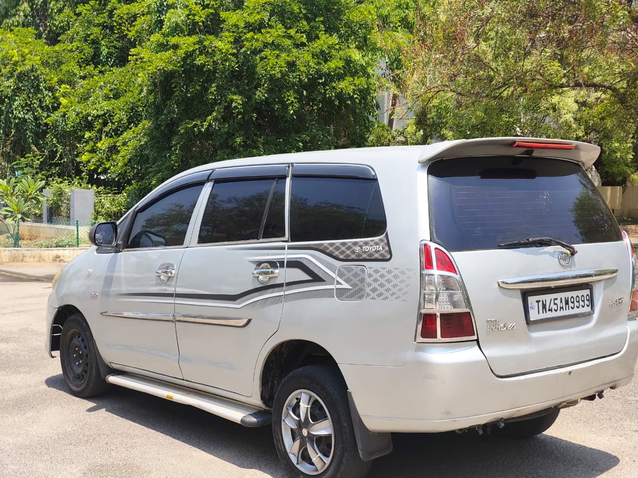 Toyota Innova - Image 3