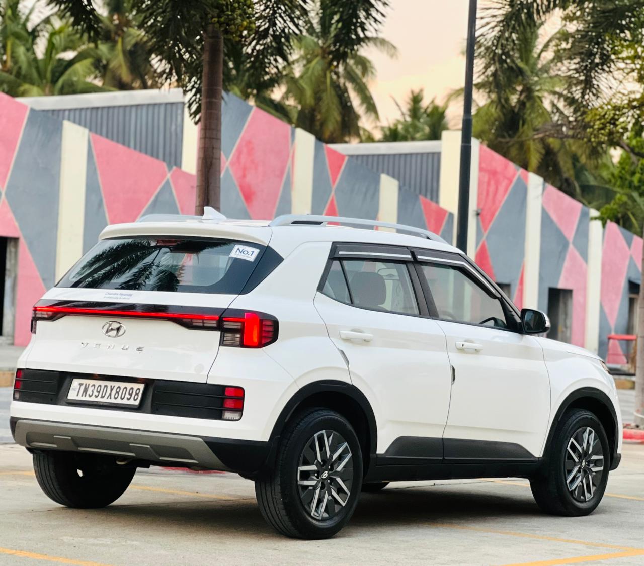 Hyundai Venue - Image 6