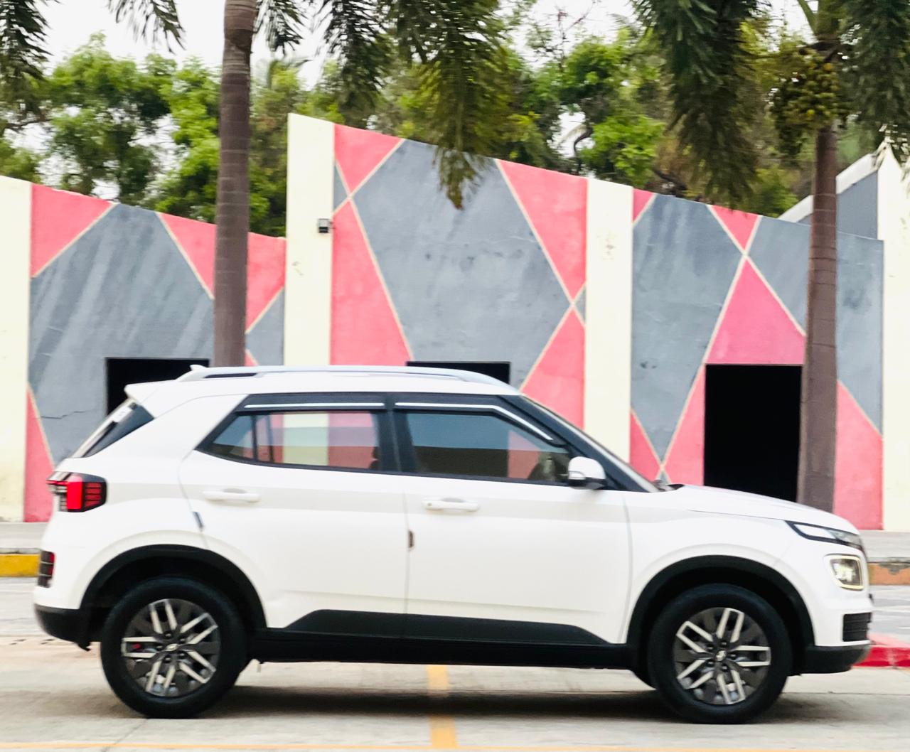 Hyundai Venue - Image 3