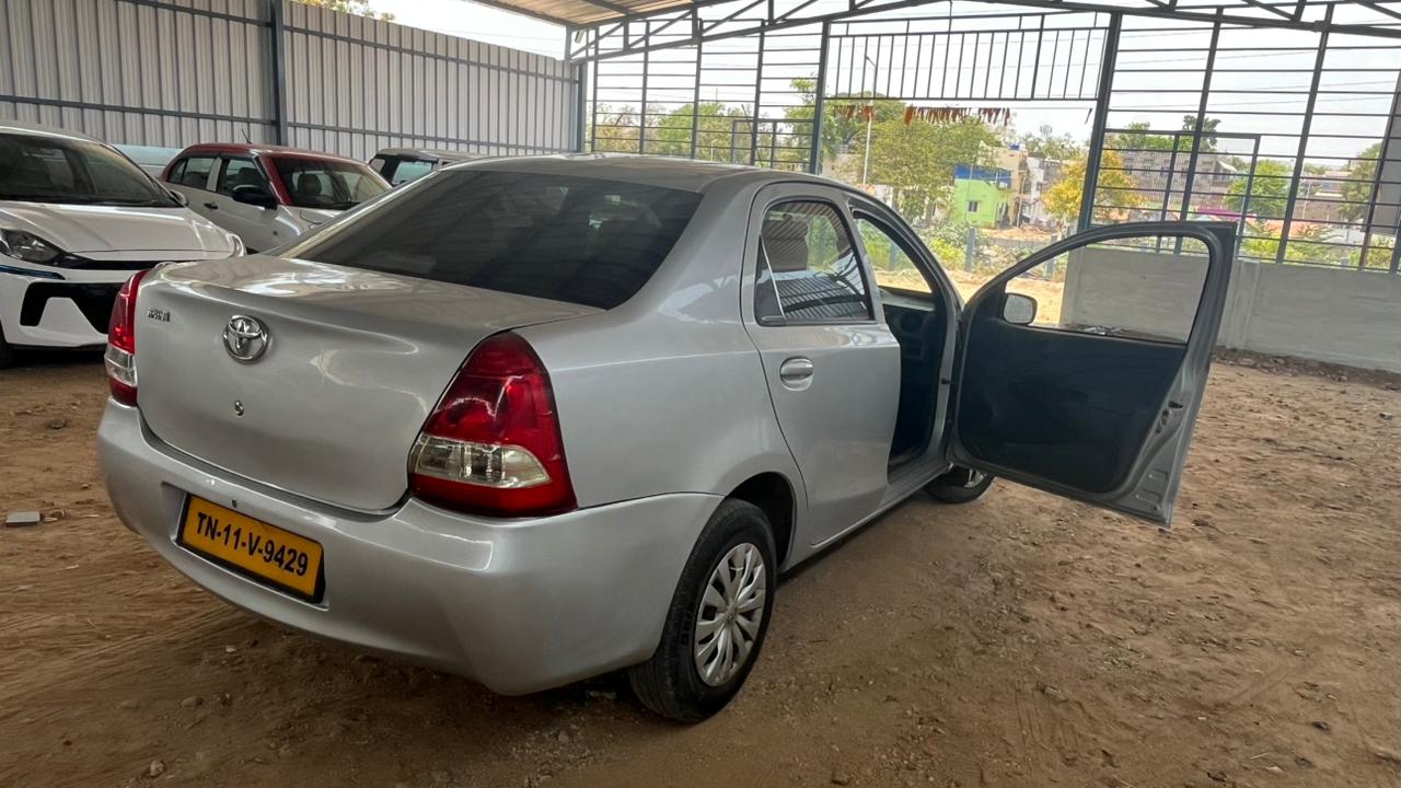 Toyota Etios - Image 2