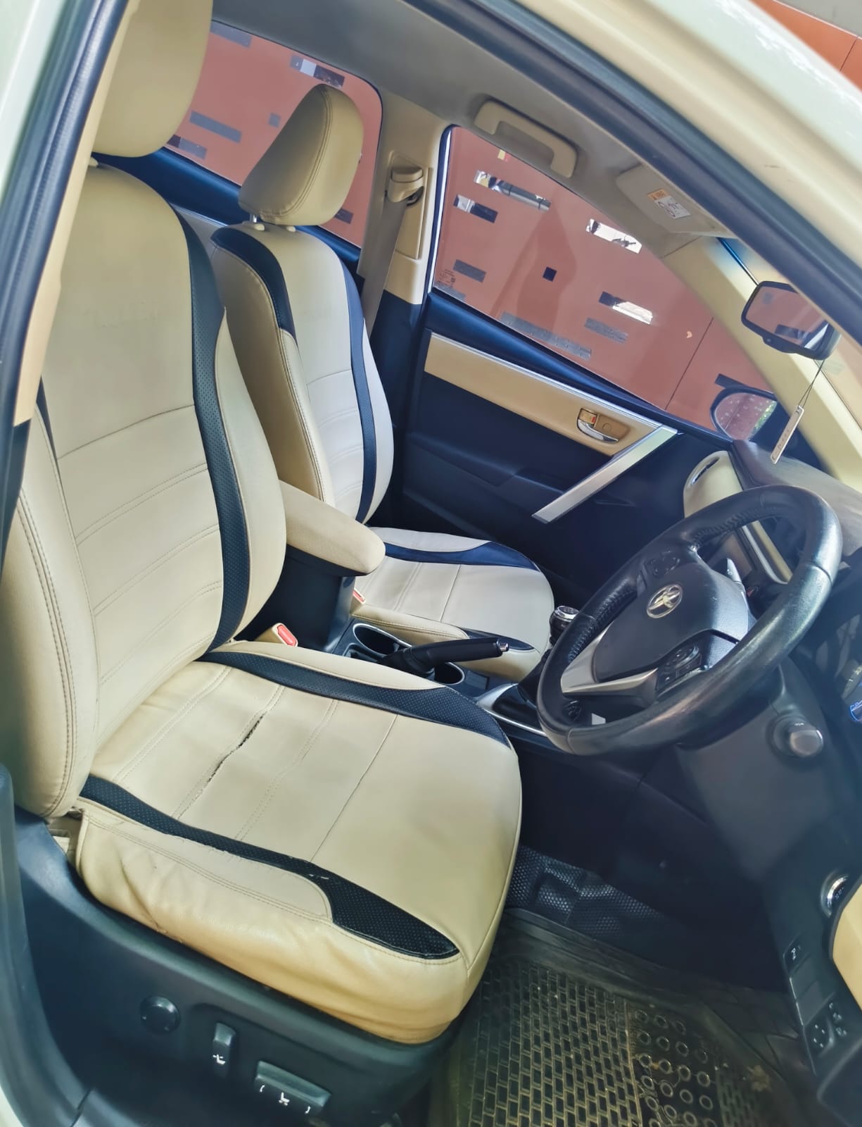 Toyota Corolla Altis - Image 4
