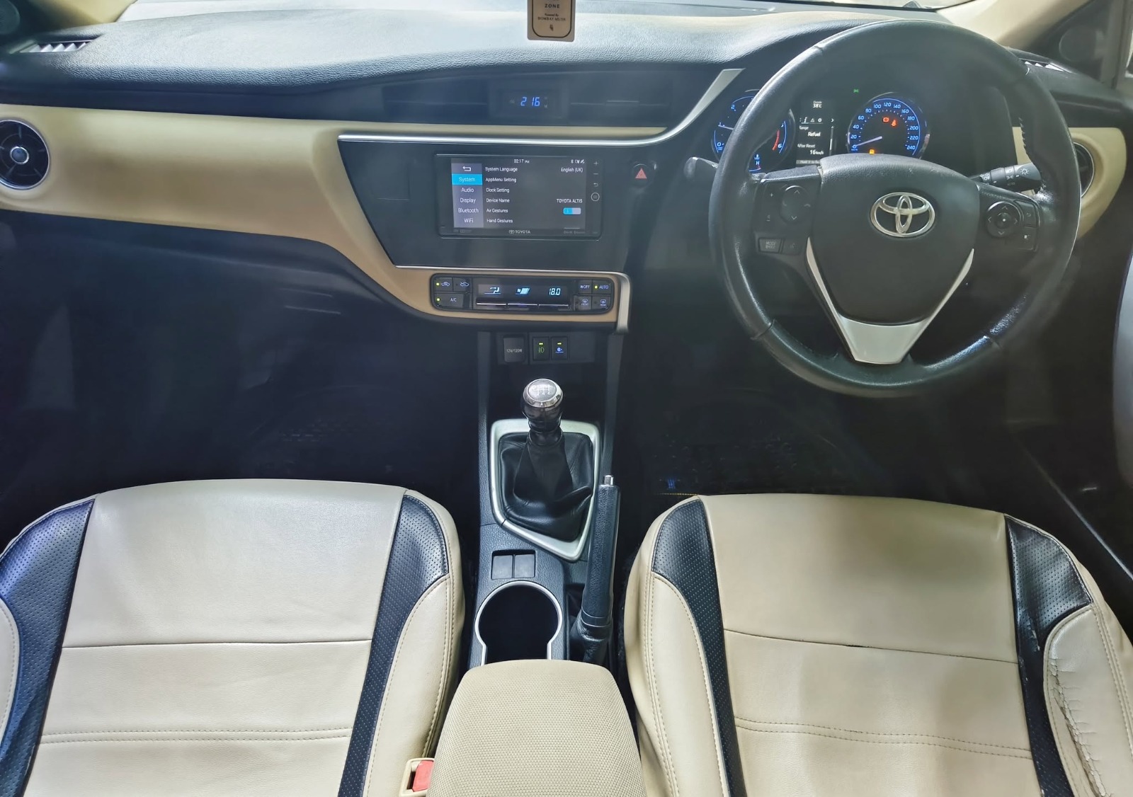 Toyota Corolla Altis - Image 2