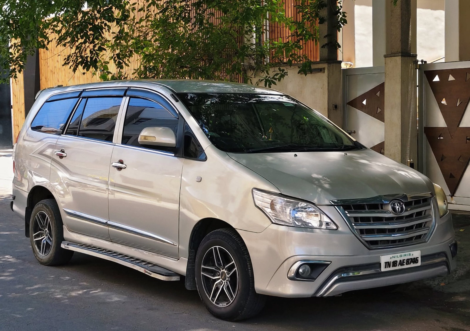 Toyota Innova - Image 6