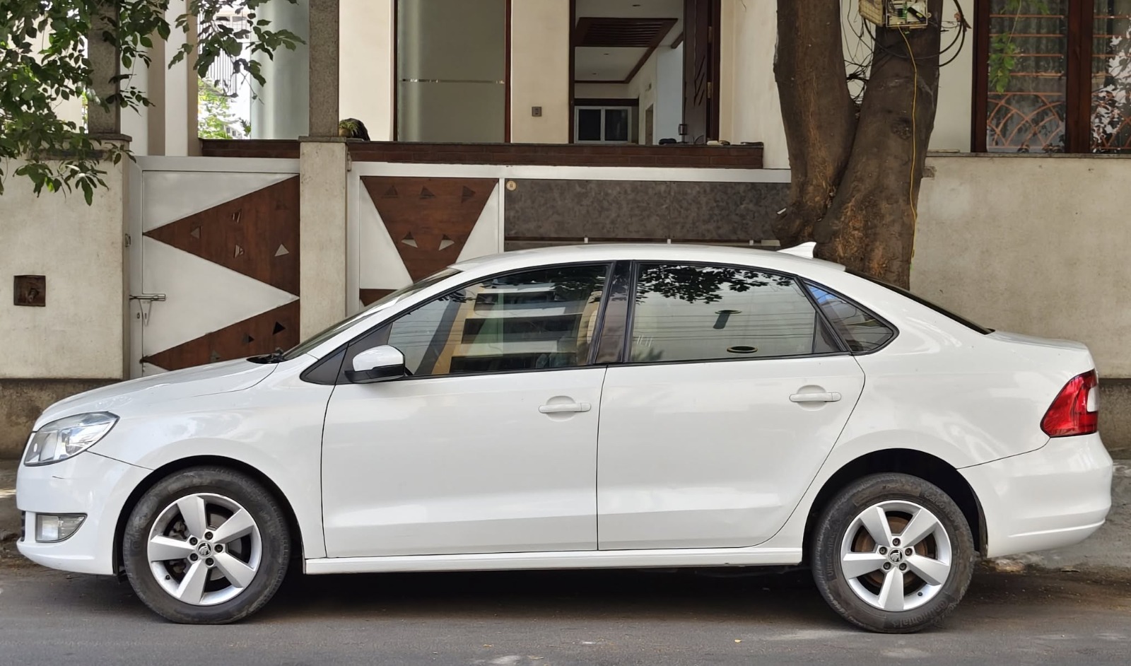 Skoda Rapid - Image 3
