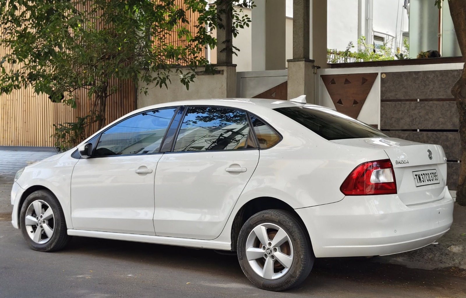 Skoda Rapid - Image 2