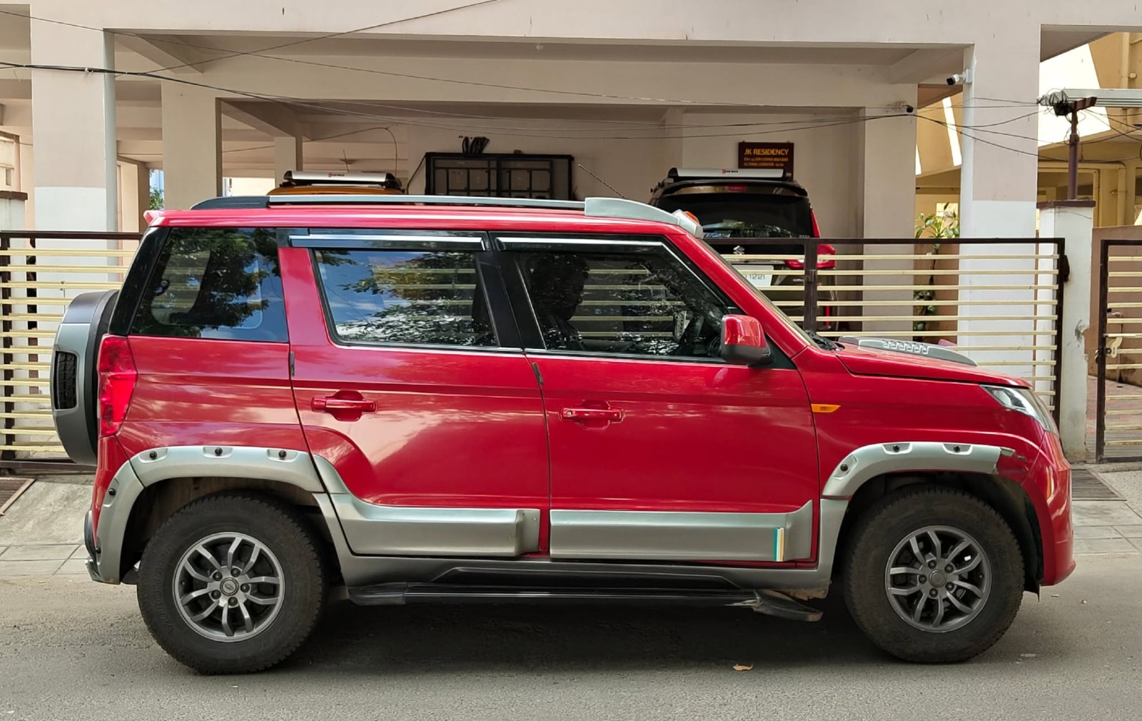 Mahindra TUV300 - Image 9