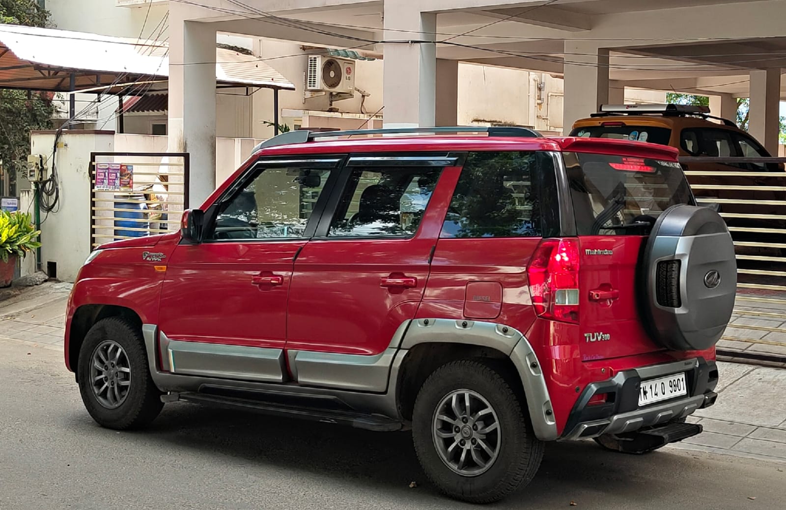Mahindra TUV300