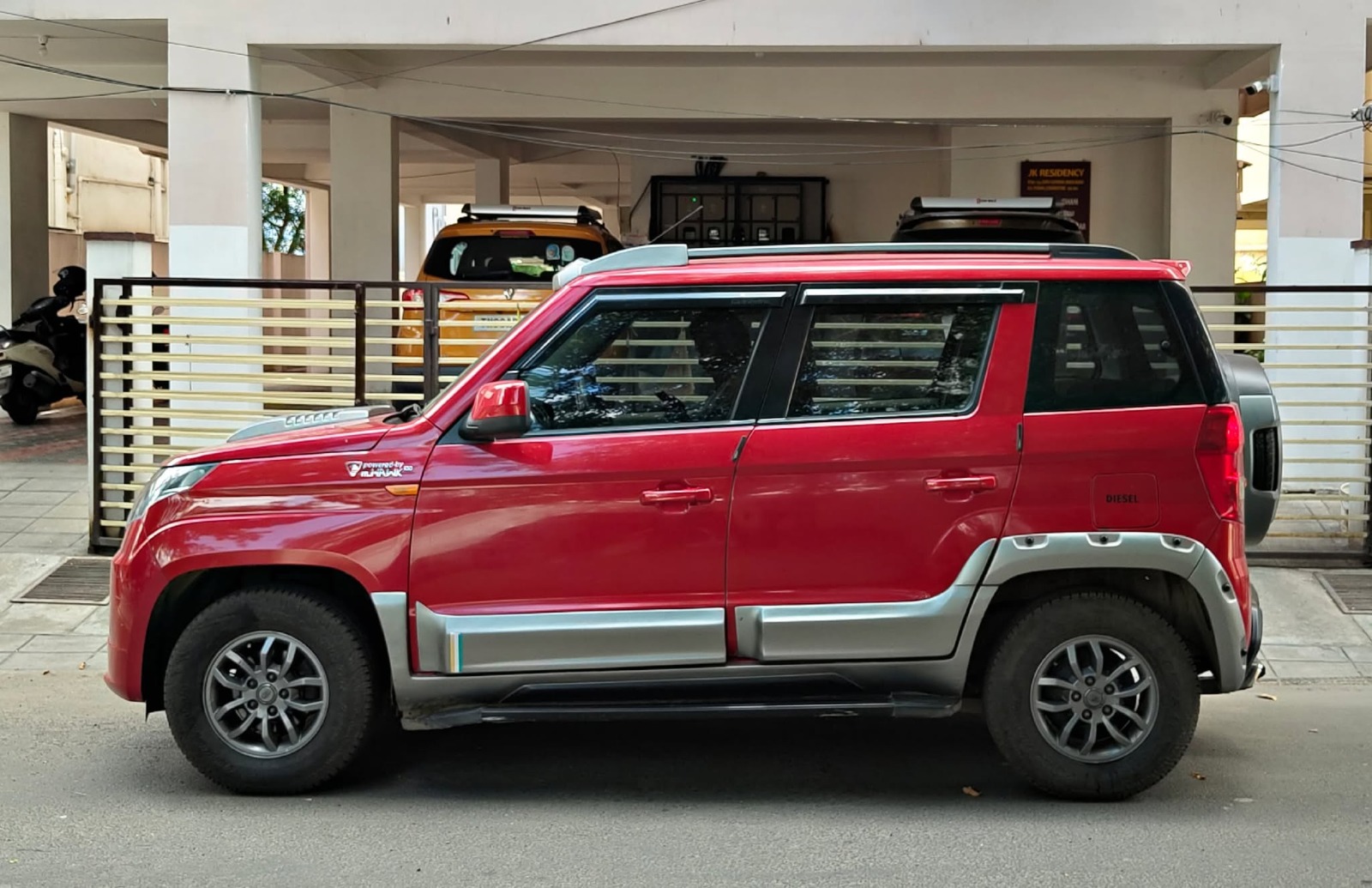 Mahindra TUV300 - Image 4