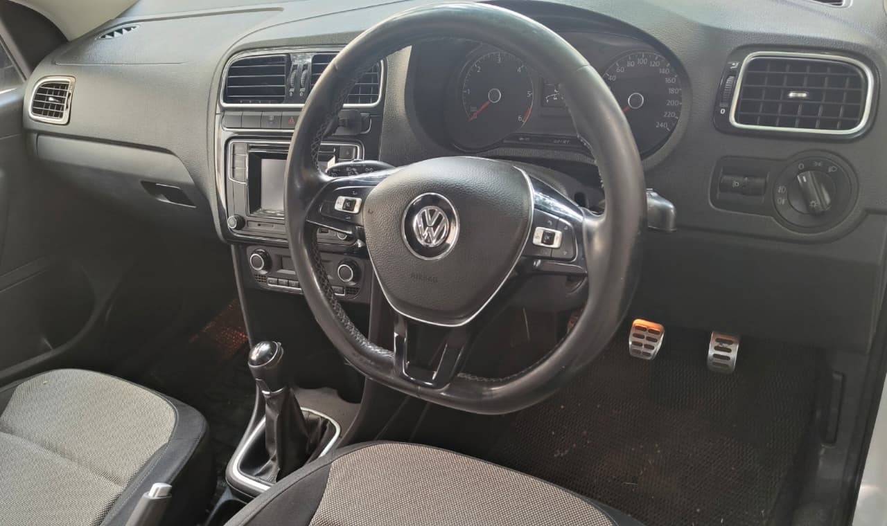 Volkswagen Polo - Image 7