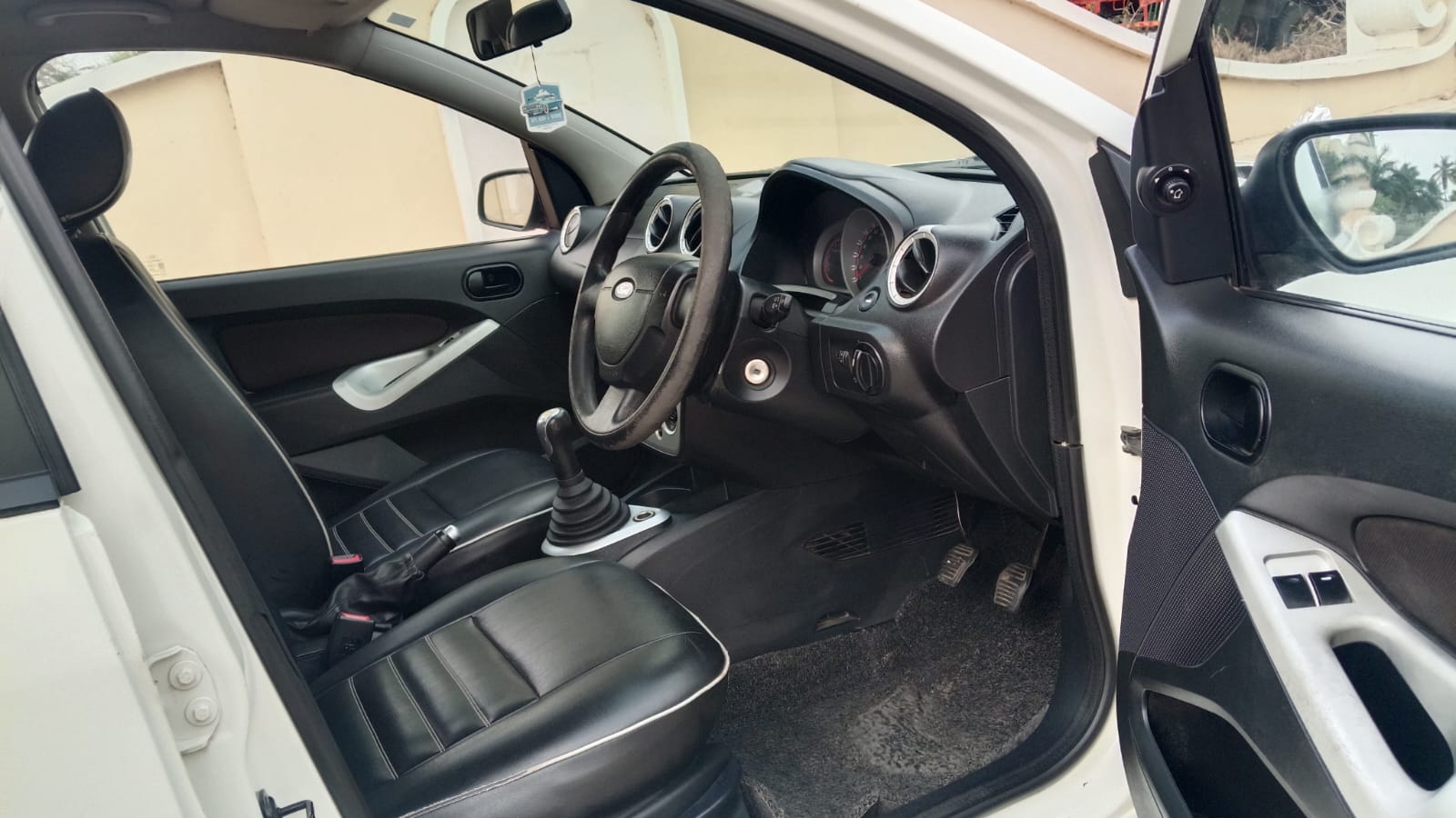 Ford Figo - Image 5