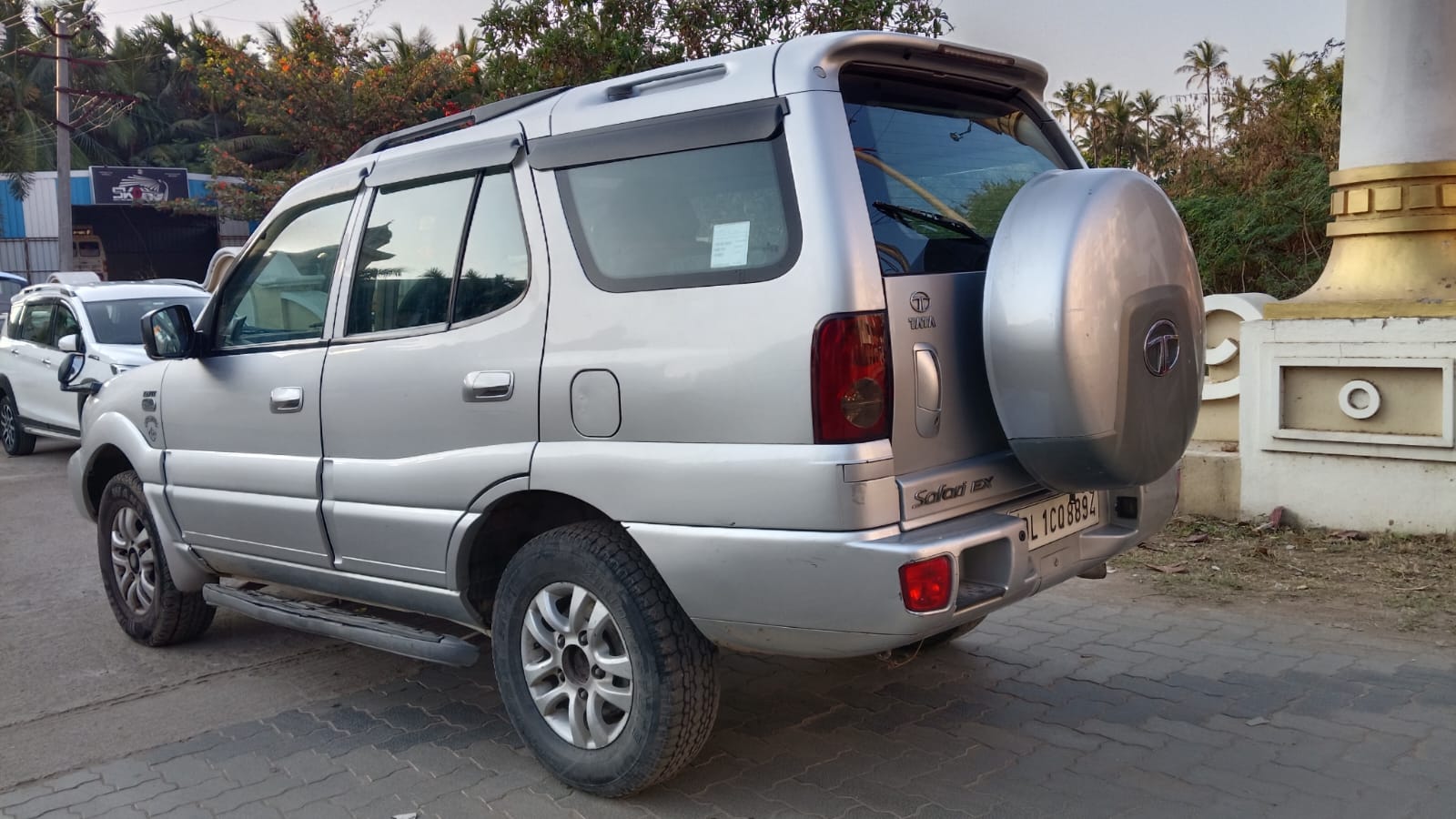 Tata Safari - Image 8