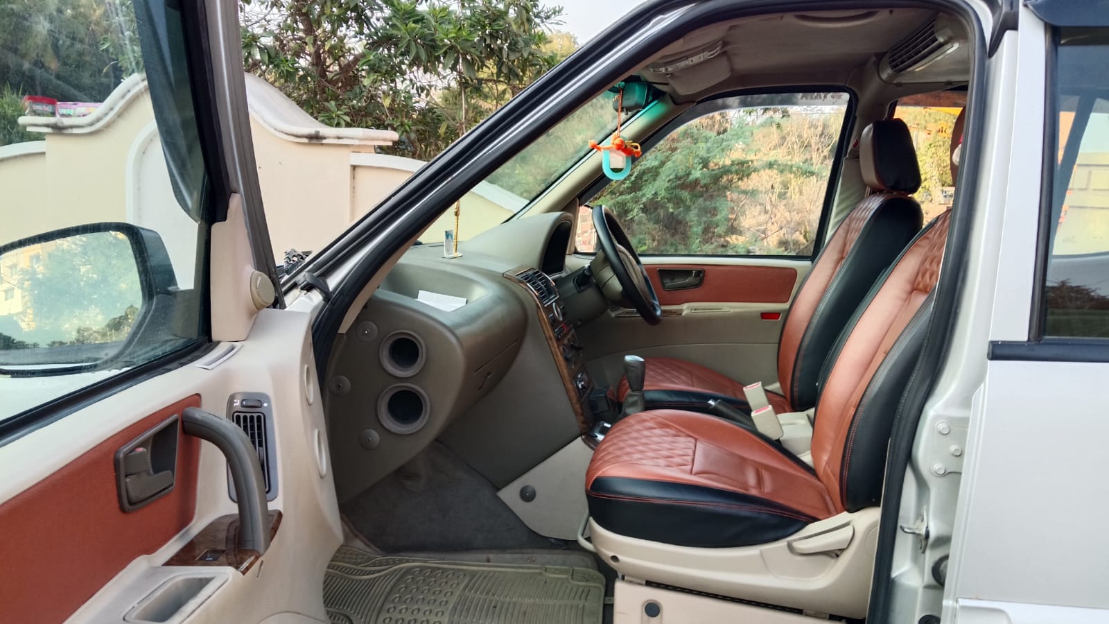 Tata Safari - Image 6