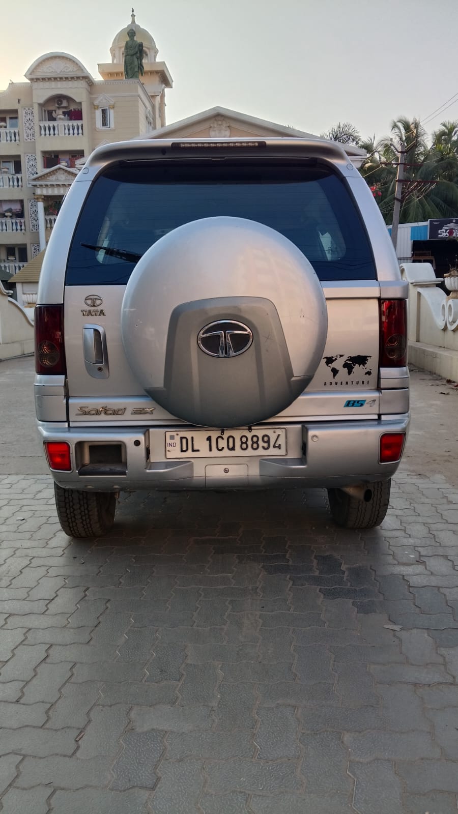 Tata Safari - Image 4