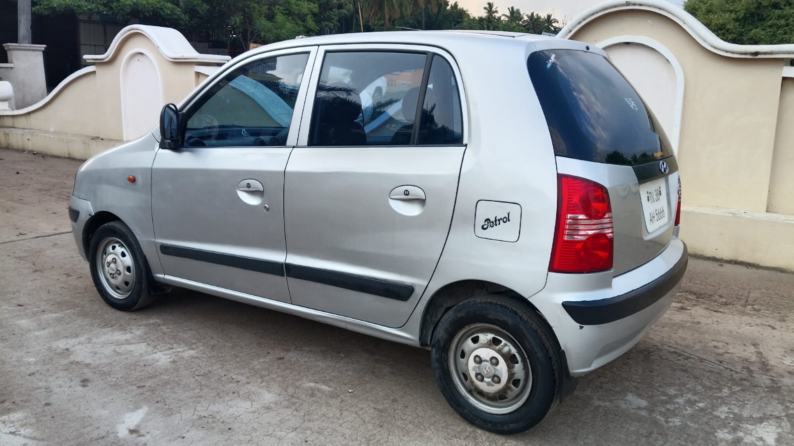 Hyundai Santro Xing - Image 5