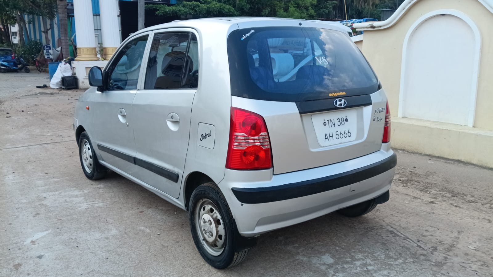 Hyundai Santro Xing - Image 2