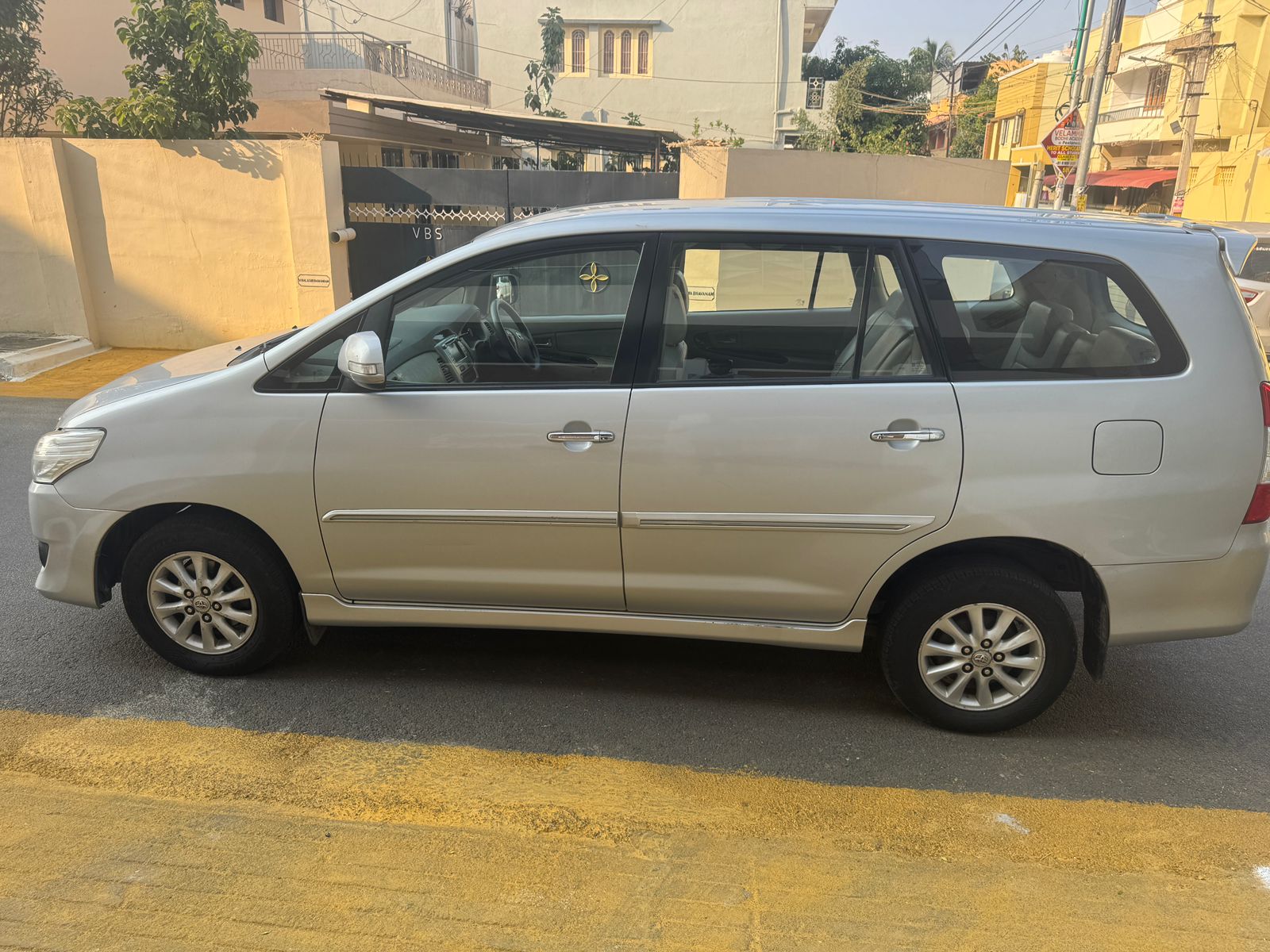Toyota Innova - Image 6